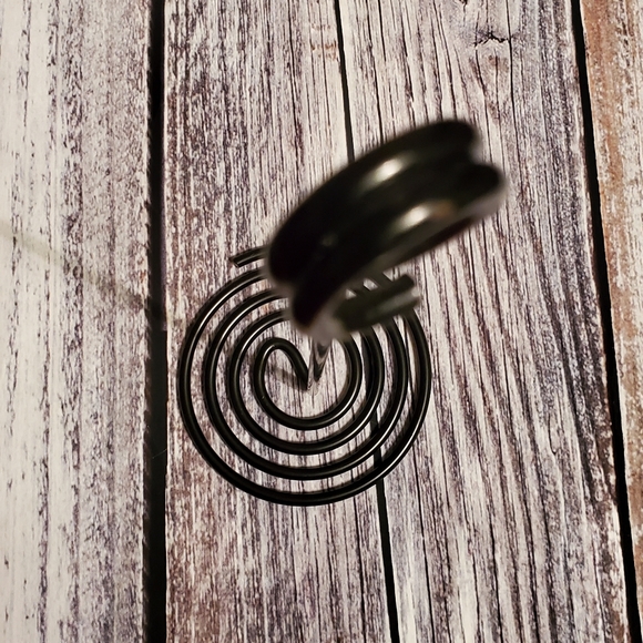 NEW American Metalcraft 12" High Swirl Card Holder - Picture 3 of 3